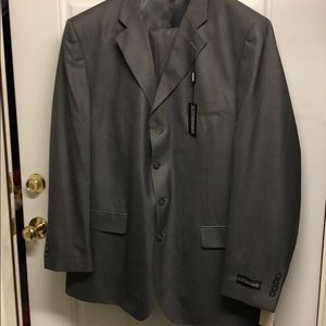 BRAND NEW SUIT